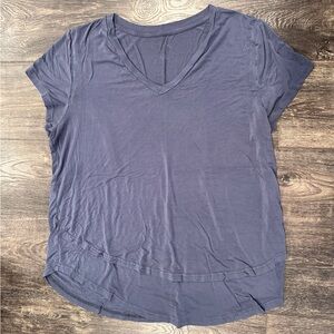 Latched Mama breastfeeding V-Neck T-shirt Slate size 1XL